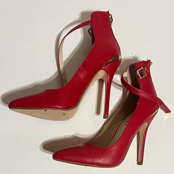Rouge Ankle Strap Stiletto 4” heals Sz:7 1/2 red gold zipper/buckle - Picture 5 of 6